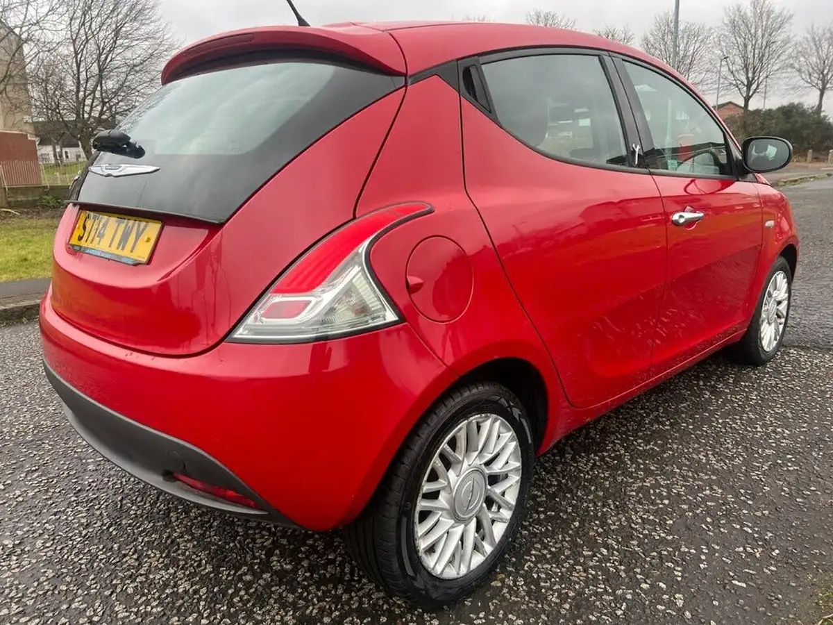 2014-chrysler-ypsilon-12-se-big-9