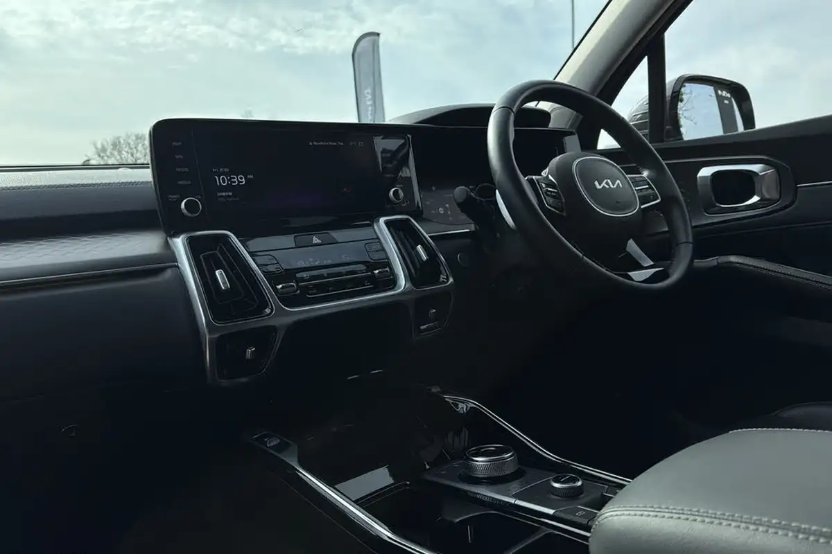 2022-kia-sorento-16-t-gdi-3-226bhp-hev-big-9