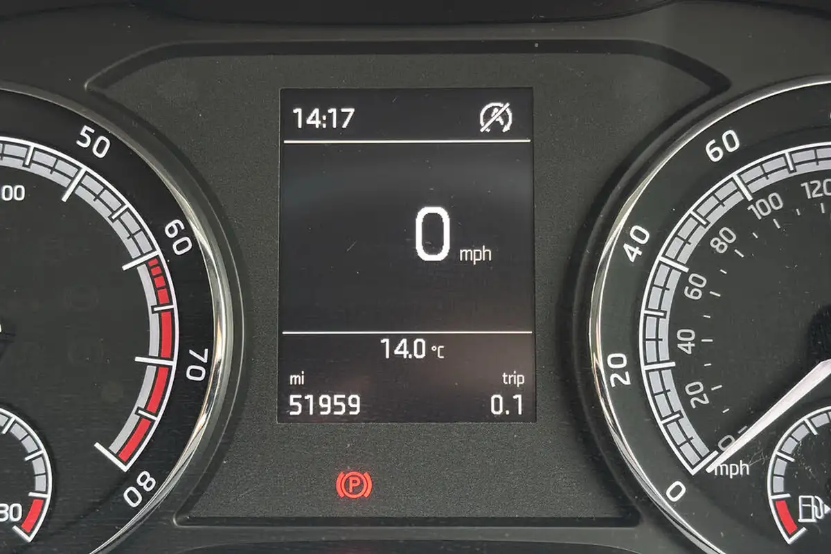 2018-skoda-karoq-10-tsi-se-ss-big-13