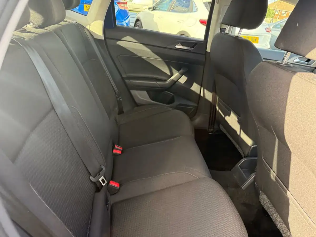 2021-volkswagen-polo-10-tsi-match-dsg-big-20
