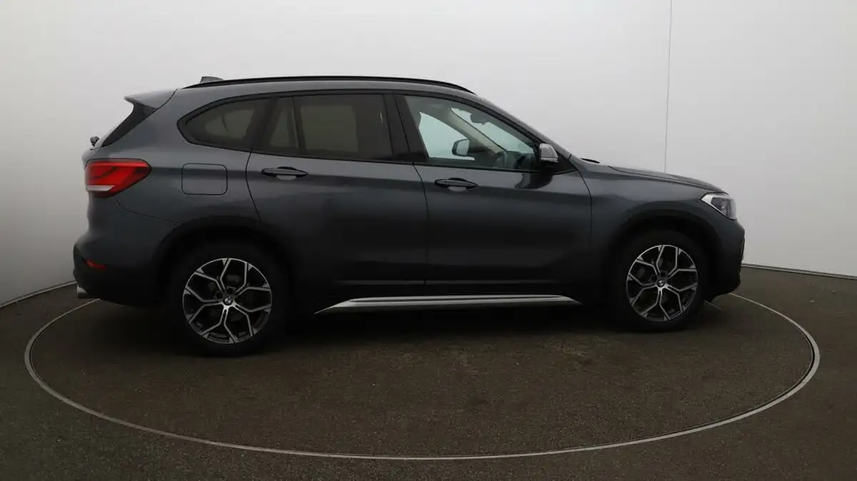 2022-bmw-x1-20td-sdrive18d-xline-sport-auto-big-8