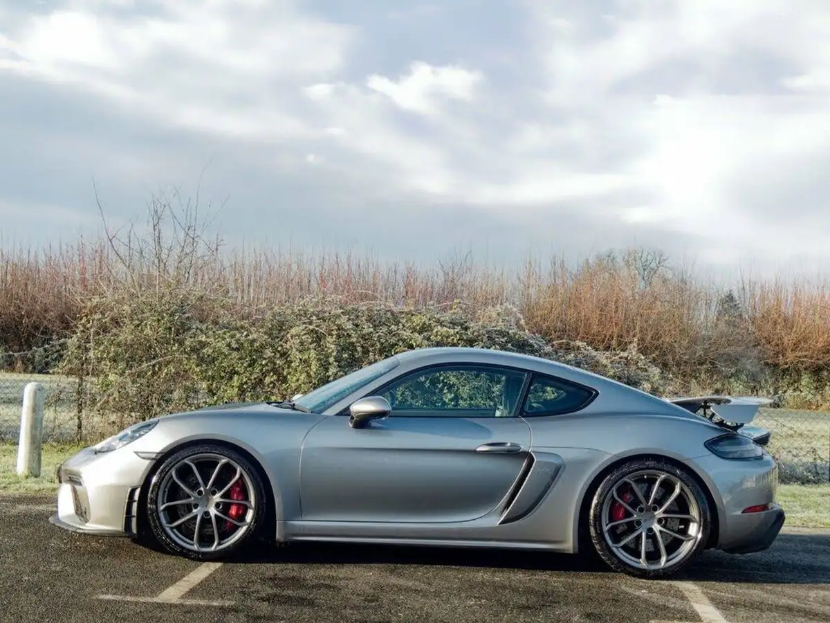 2023-porsche-cayman-718-40-cayman-gt4-pdk-big-5