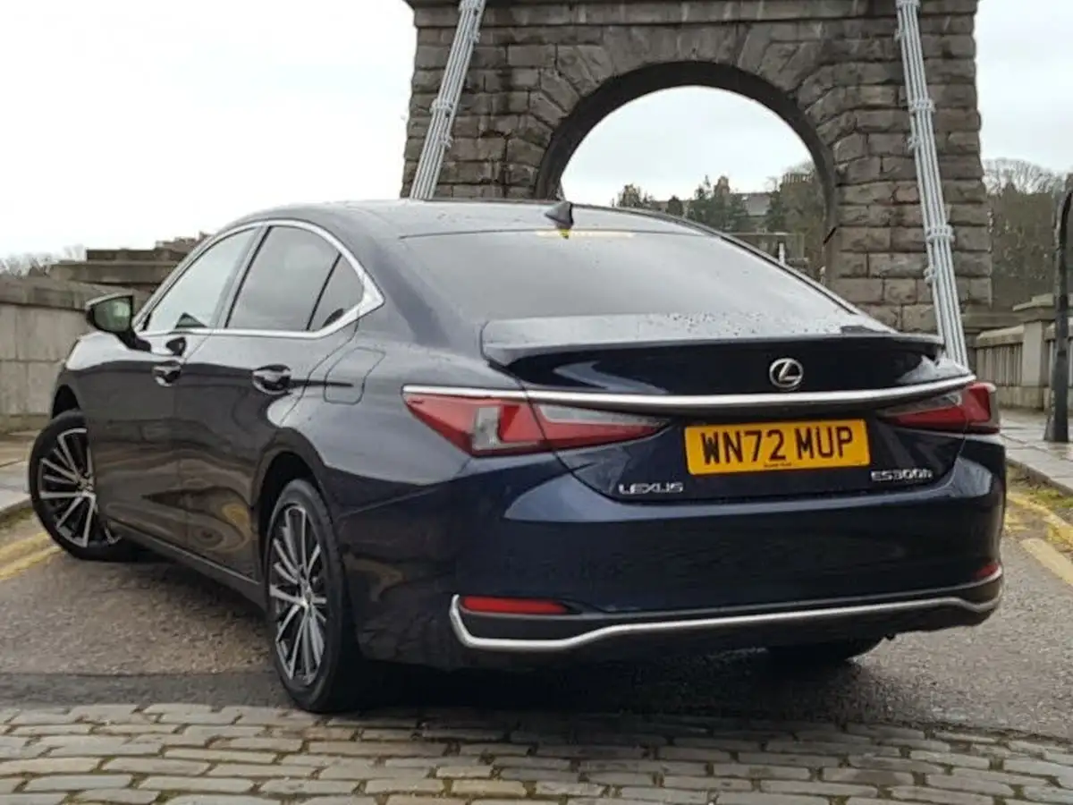 2021-lexus-es-300h-25-es-215bhp-big-1