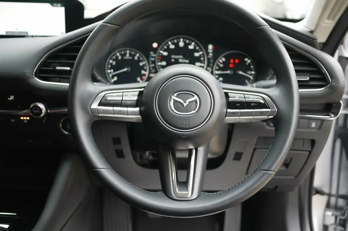 2021-mazda-mazda3-20-sport-lux-186ps-saloon-4d-big-28