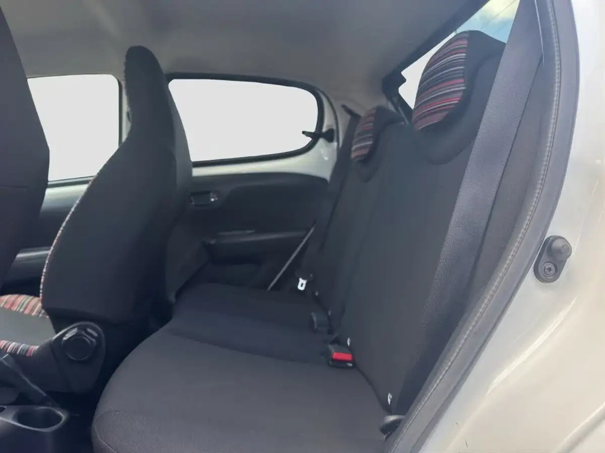 2020-citroen-c1-10-vti-flair-ss-5d-big-23