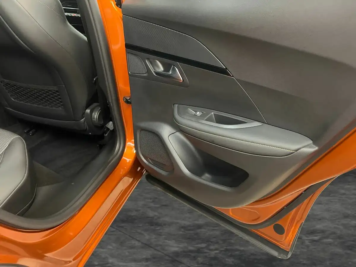 2021-peugeot-2008-suv-e-gt-big-37
