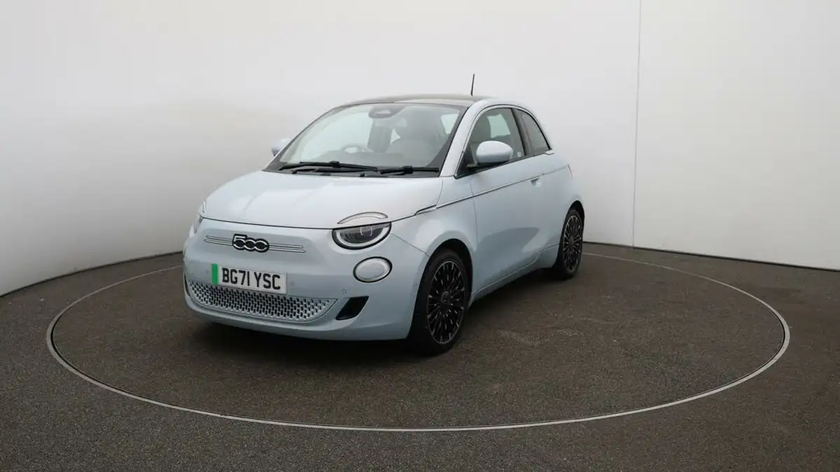 2021-fiat-500-e-la-prima-big-30