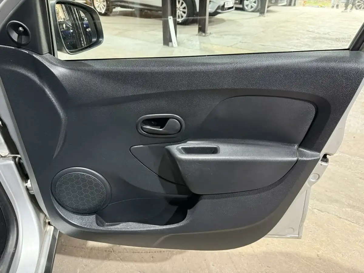 2015-dacia-sandero-stepway-15d-ambiance-big-16