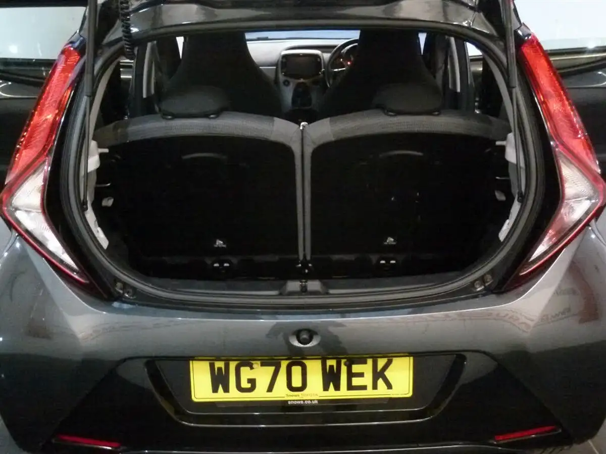 2021-toyota-aygo-10-vvt-i-x-play-tss-big-18