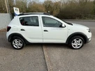 2015-dacia-sandero-stepway-09-laureate-small-2