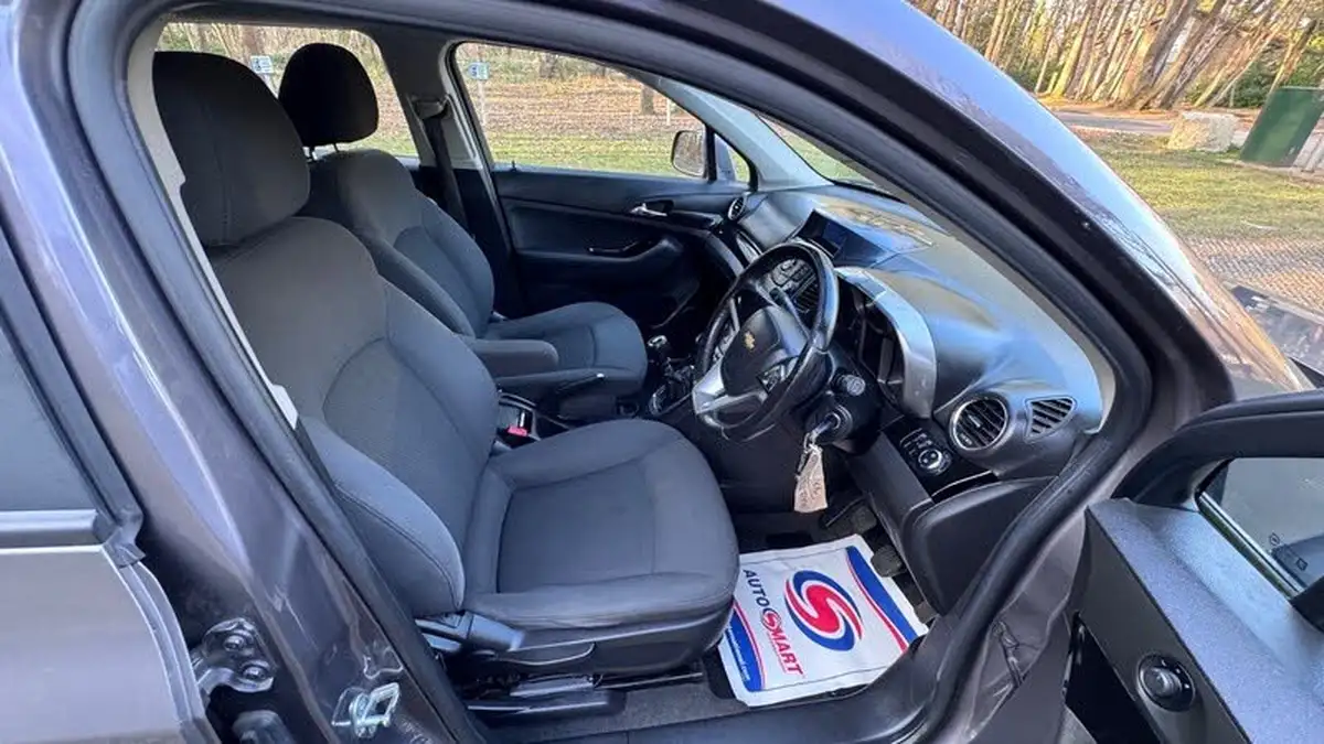 2012-chevrolet-orlando-20td-lt-130ps-big-3