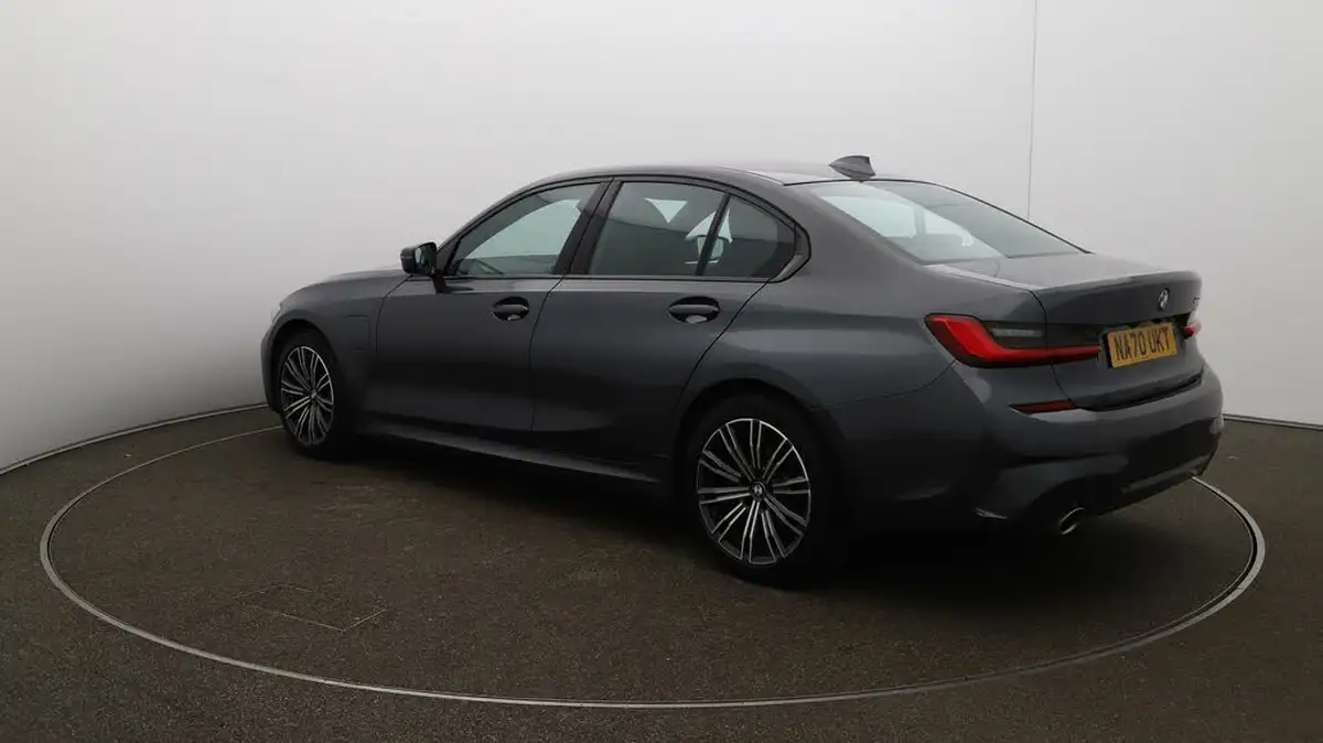 2020-bmw-3-series-20-330e-m-sport-saloon-4d-big-61