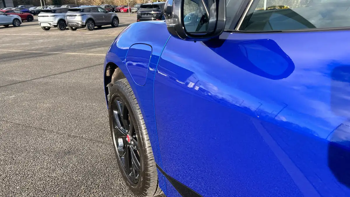 2021-jaguar-i-pace-ev400-black-big-19