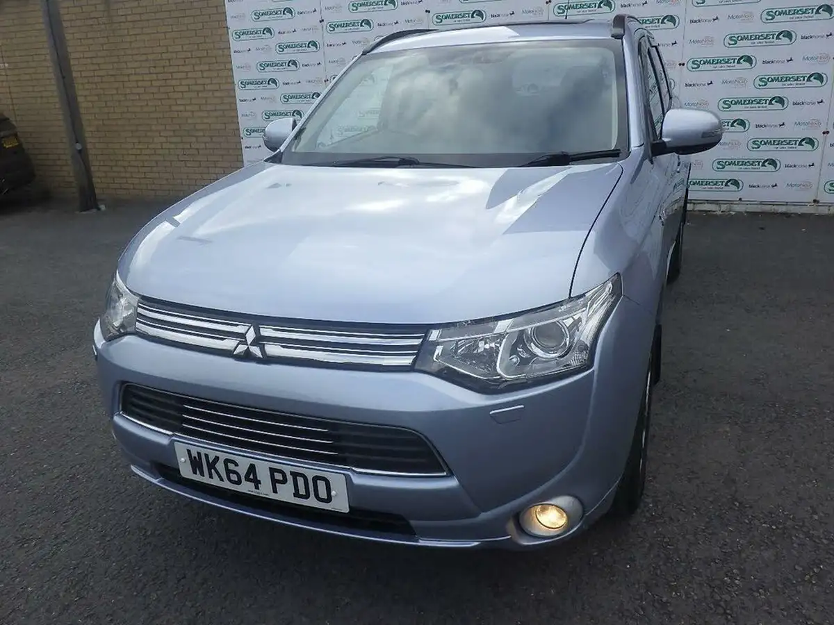 2014-mitsubishi-outlander-20-gx4h-big-3