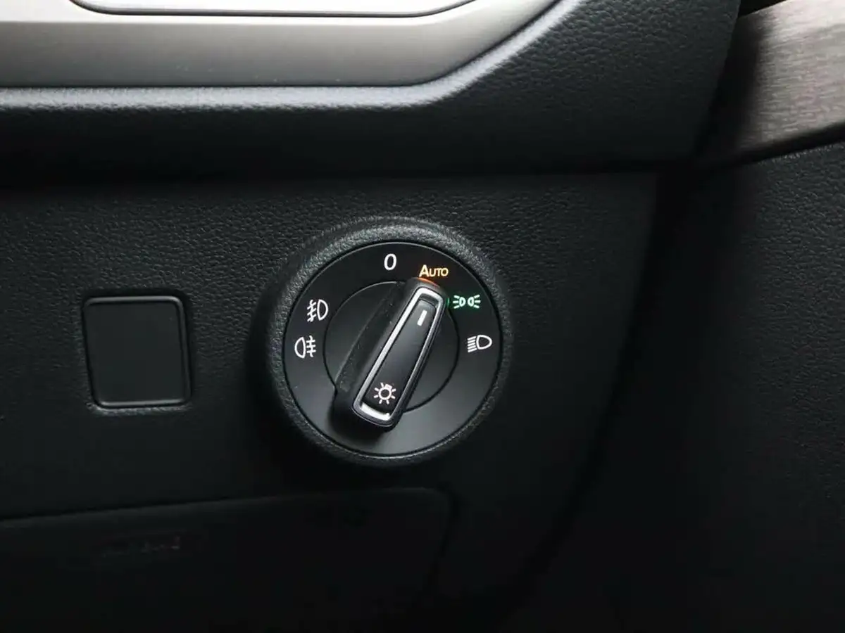 2021-seat-ateca-20tdi-xperience-lux-150ps-big-32