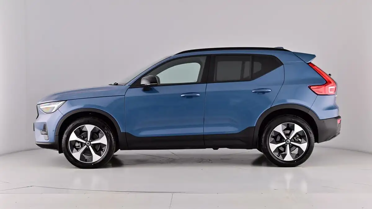 2023-volvo-xc40-20-b3-plus-big-59