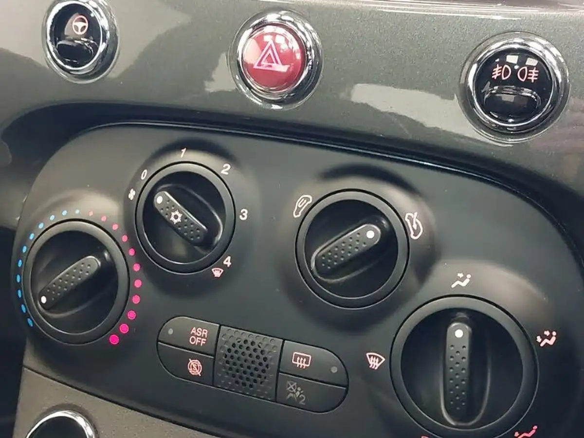 2020-fiat-500-10-lounge-big-12
