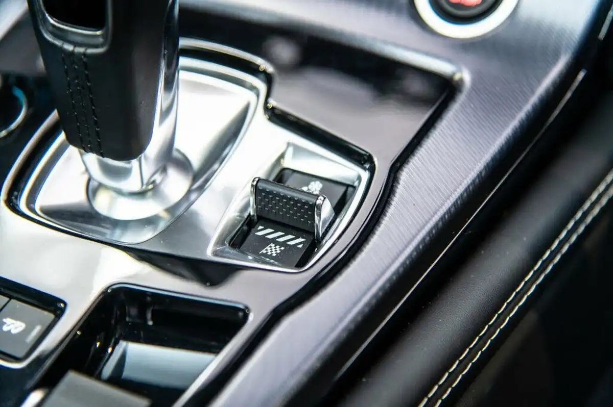 2022-jaguar-f-type-20-p300-r-dynamic-black-coupe-big-25