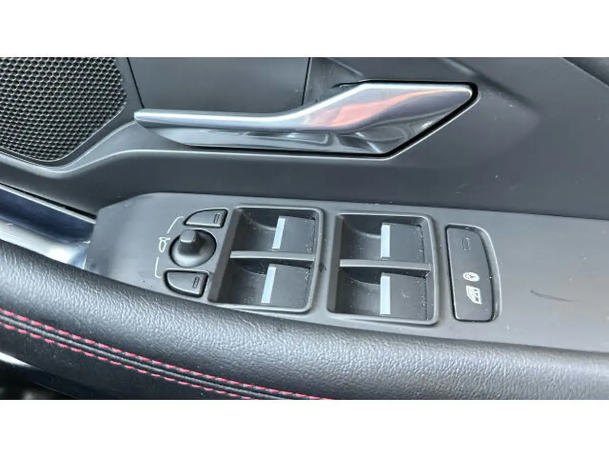 2020-jaguar-e-pace-20-i4d-chequered-flag-150ps-big-53