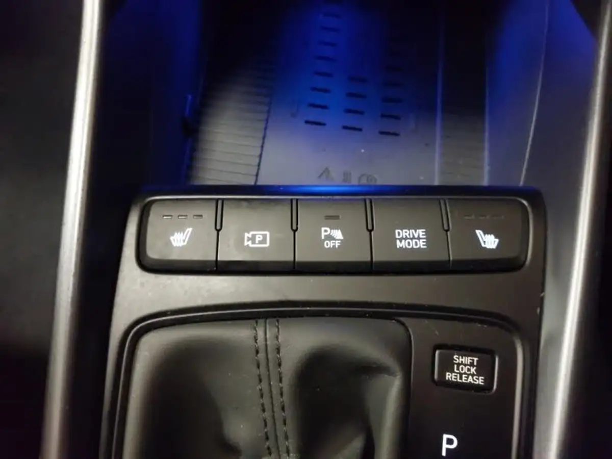 2023-hyundai-bayon-10-t-gdi-premium-120ps-dct-big-12