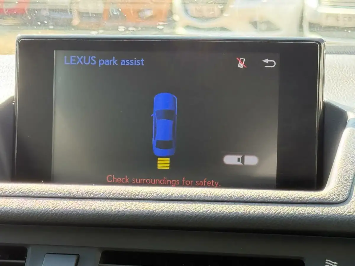 2015-lexus-ct-200h-18-advance-plus-big-50