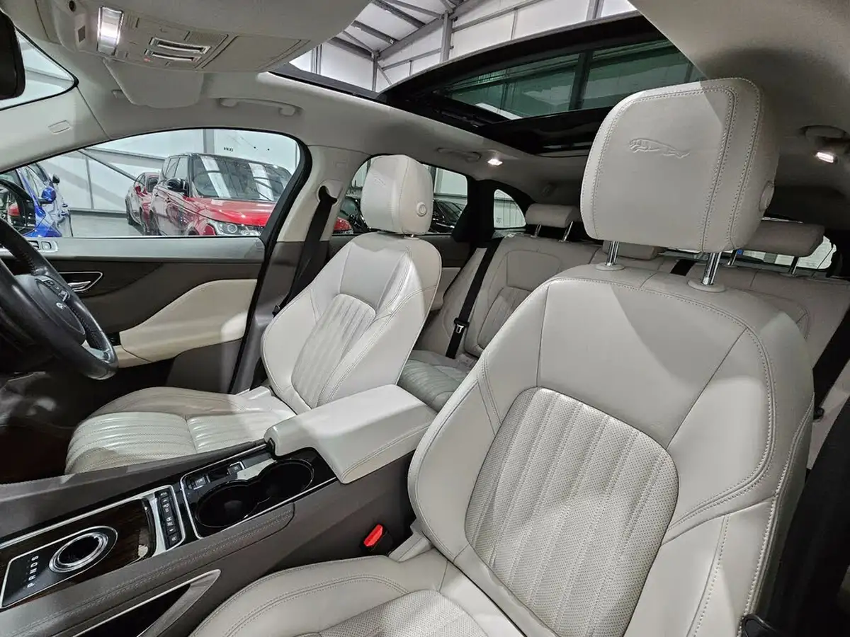 2017-jaguar-f-pace-20-i4d-portfolio-180ps-awd-auto-big-9