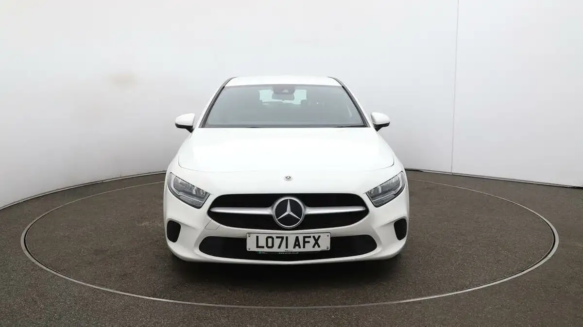 2022-mercedes-benz-a-class-20d-a180d-se-big-2