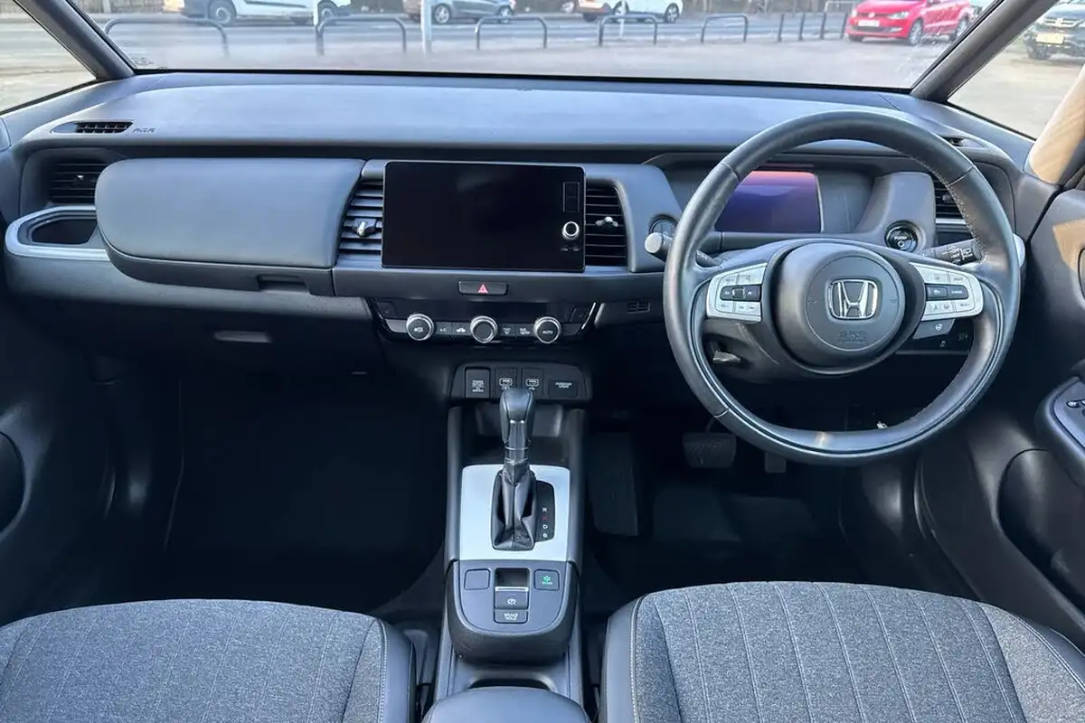 2022-honda-jazz-15-i-mmd-ex-107ps-big-3