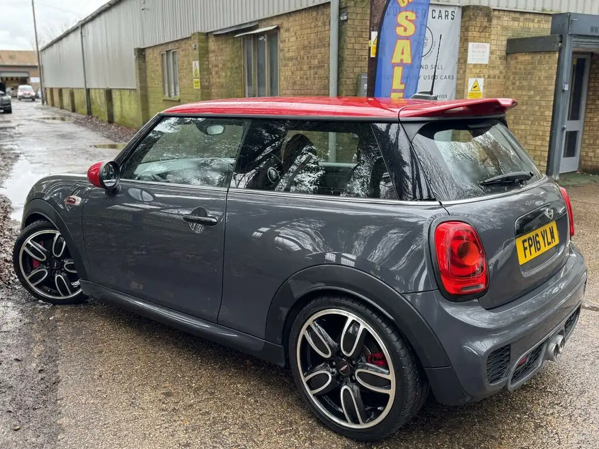 2016-mini-cooper-20-cooper-jcw-big-27