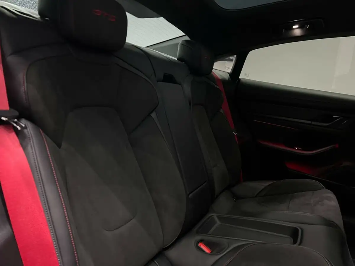 2023-porsche-taycan-e-gts-big-78