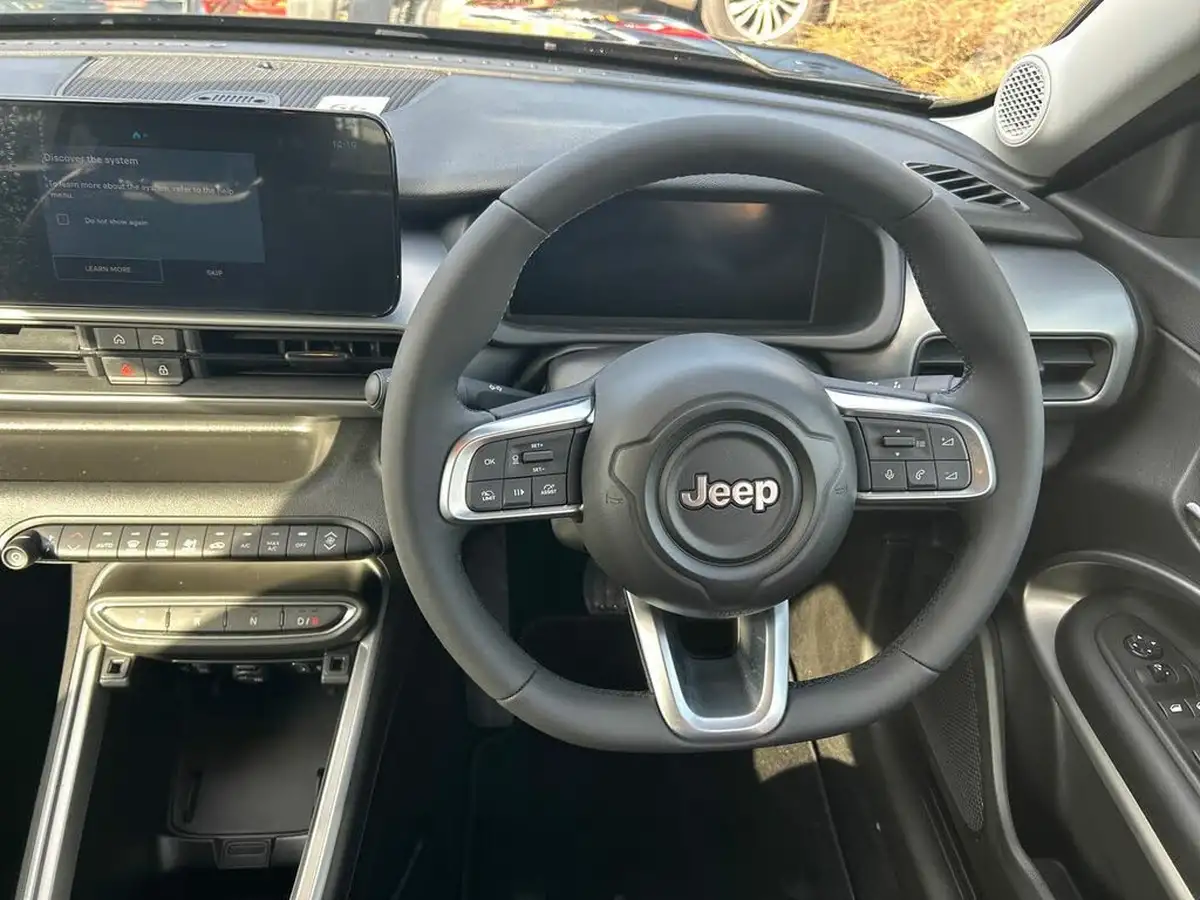 2025-jeep-avenger-e-summit-big-21