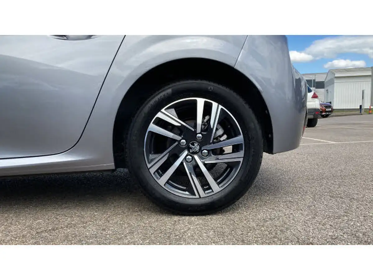 2021-peugeot-208-12-puretech-allure-premium-100bhp-big-6