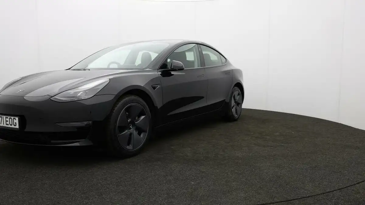 2022-tesla-model-3-e-long-range-big-59