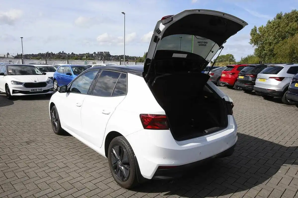 2023-skoda-fabia-10-tsi-colour-edition-95ps-big-14