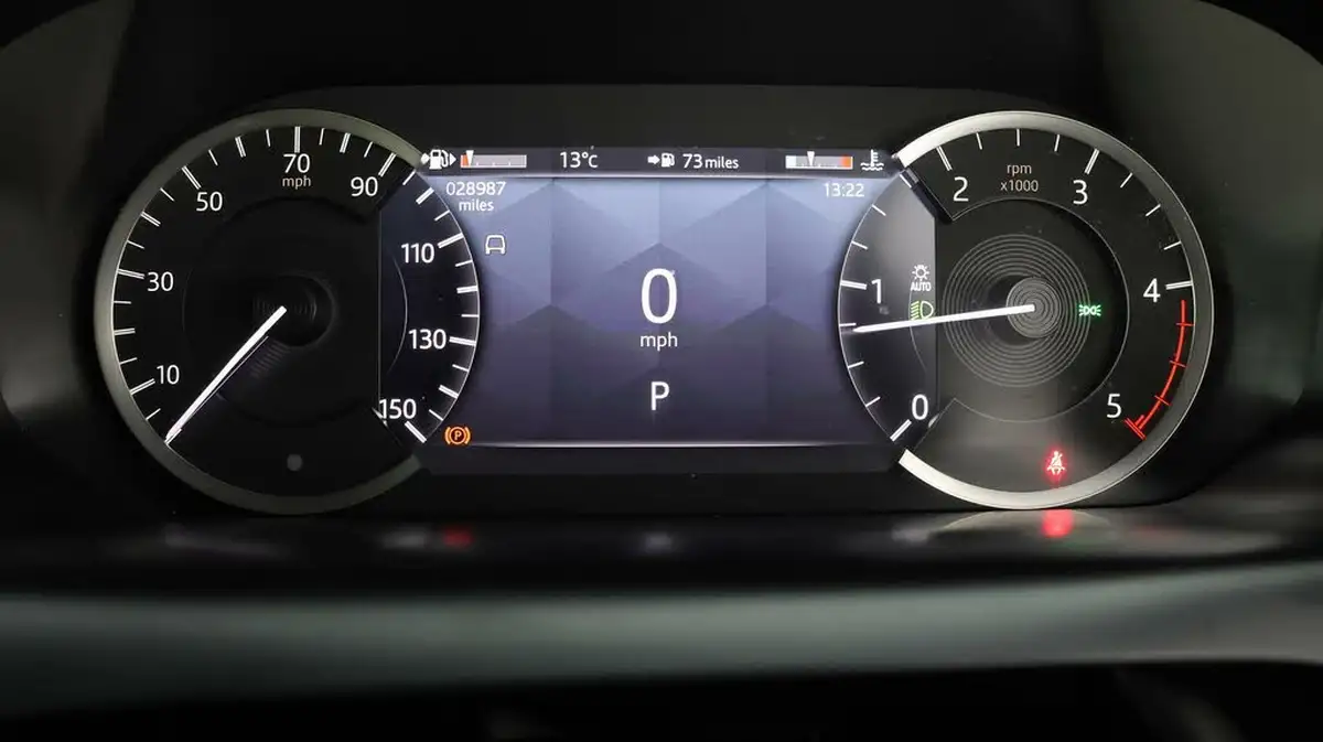 2022-land-rover-discovery-sport-20-d200-urban-edition-big-10