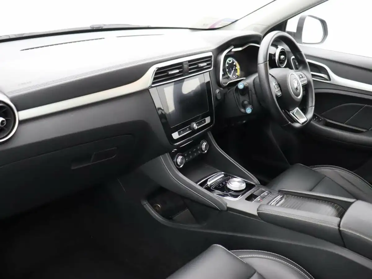 2021-mg-zs-suv-e-exclusive-ev-big-10