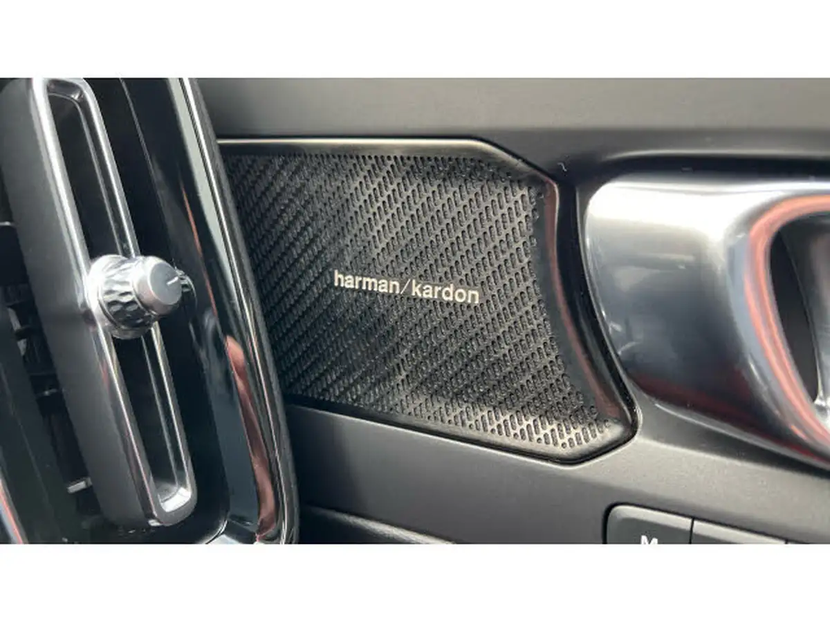 2018-volvo-xc40-20td-d4-first-edition-big-20