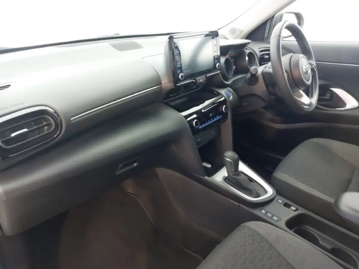 2023-toyota-yaris-cross-15-vvt-i-icon-big-4