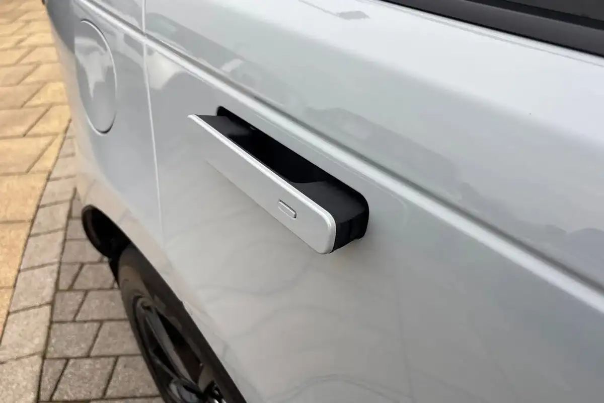 2024-land-rover-range-rover-velar-20-d200-dynamic-se-big-35