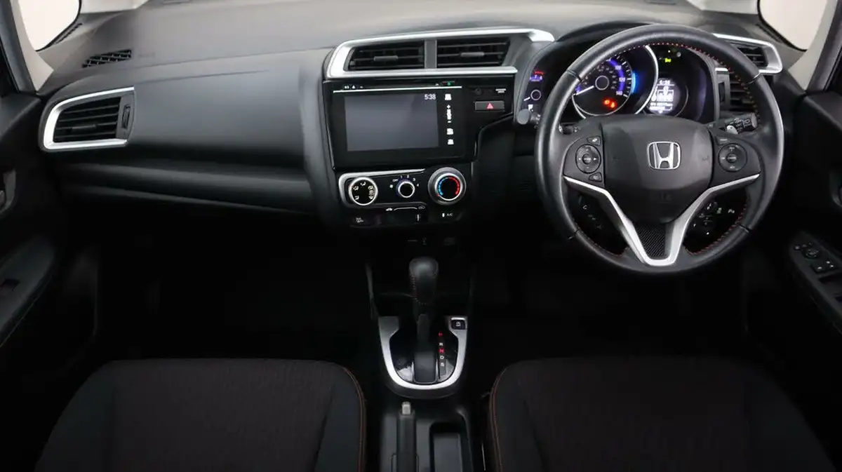 2019-honda-jazz-15-i-vtec-sport-cvt-big-12