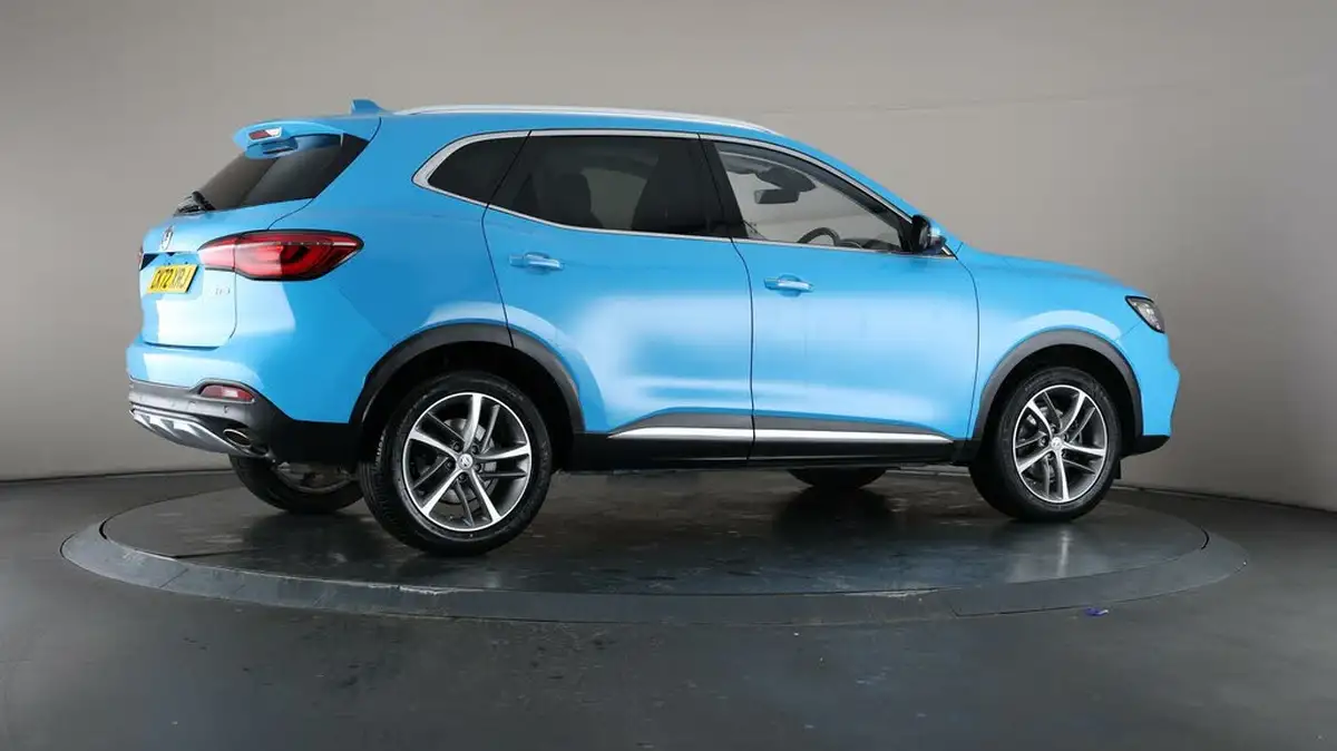 2022-mg-hs-15t-gdi-exclusive-162ps-big-63