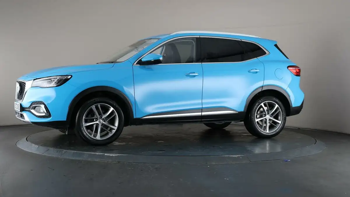 2022-mg-hs-15t-gdi-exclusive-162ps-big-39