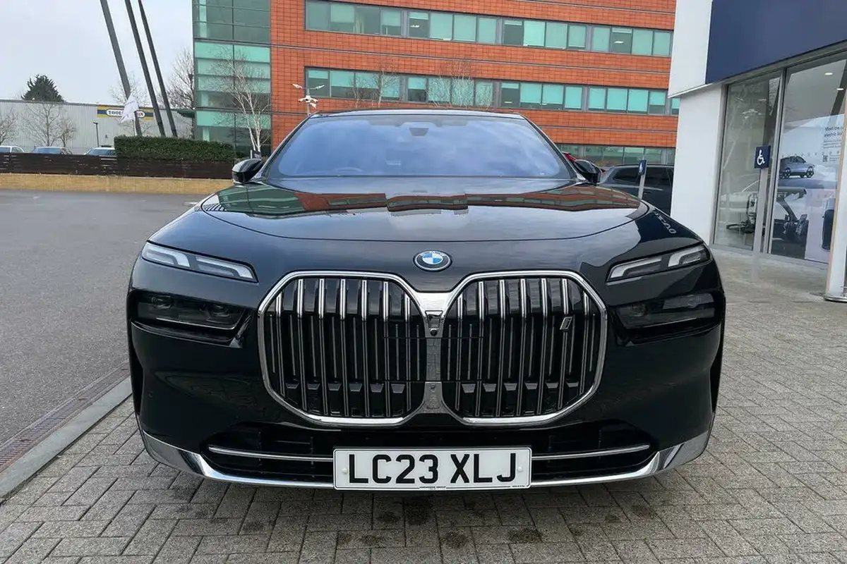 2023-bmw-7-series-e-i7-xdrive60-excellence-big-11