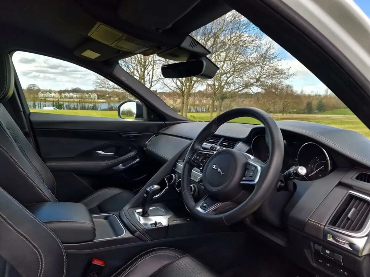 2019-jaguar-e-pace-20-i4d-r-dynamic-se-180ps-awd-auto-big-8