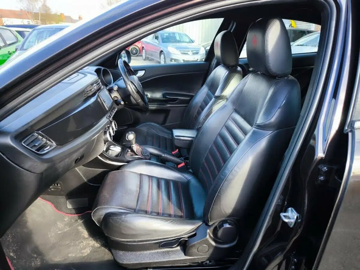 2013-alfa-romeo-giulietta-14-sportiva-tct-big-24