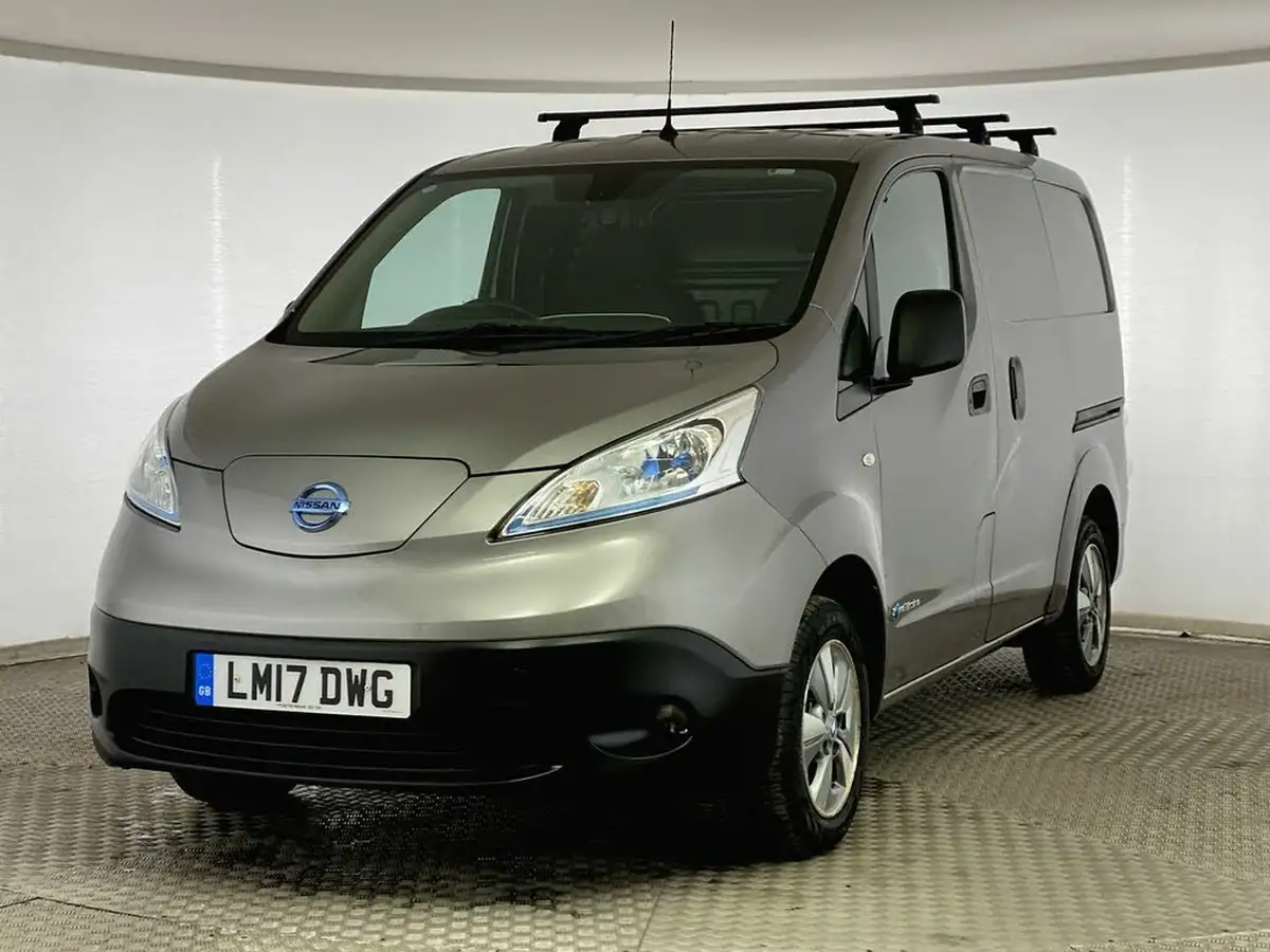2017-nissan-env200-e-tekna-rapid-panel-van-big-2