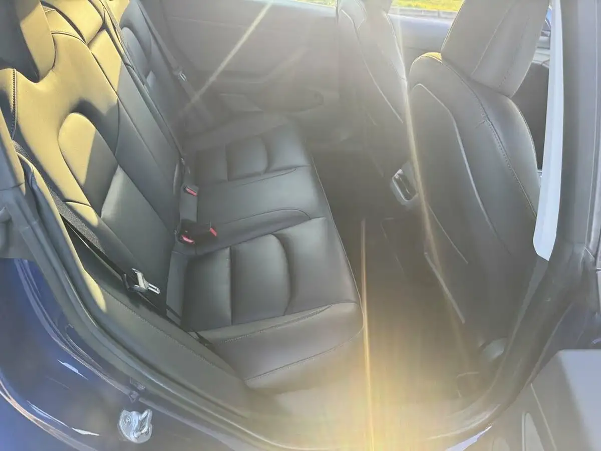 2022-tesla-model-3-e-rwd-big-14