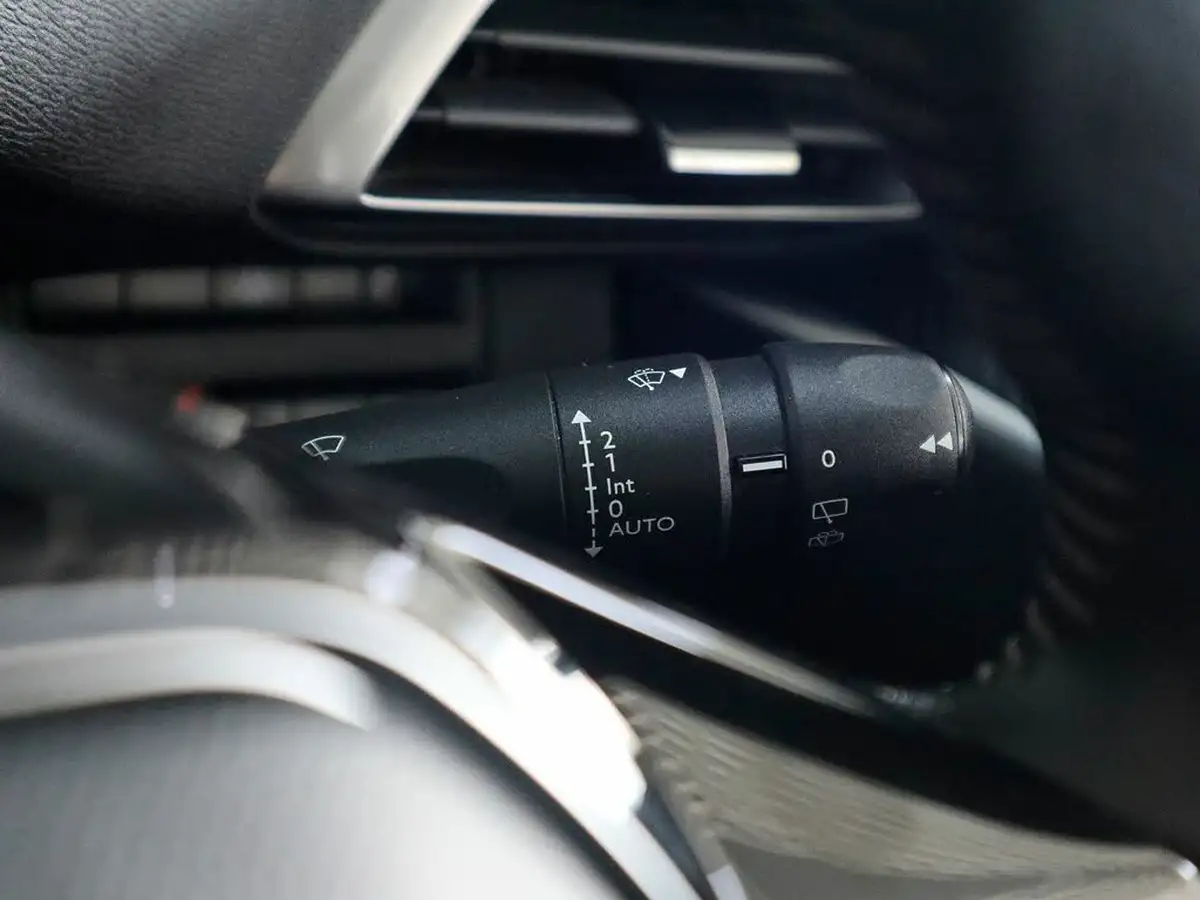 2021-peugeot-5008-suv-15-bluehdi-active-premium-big-38