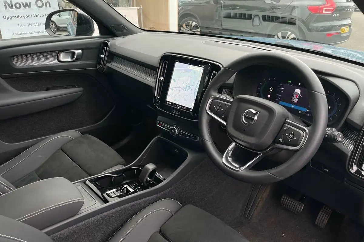 2024-volvo-xc40-20-b4-plus-big-4
