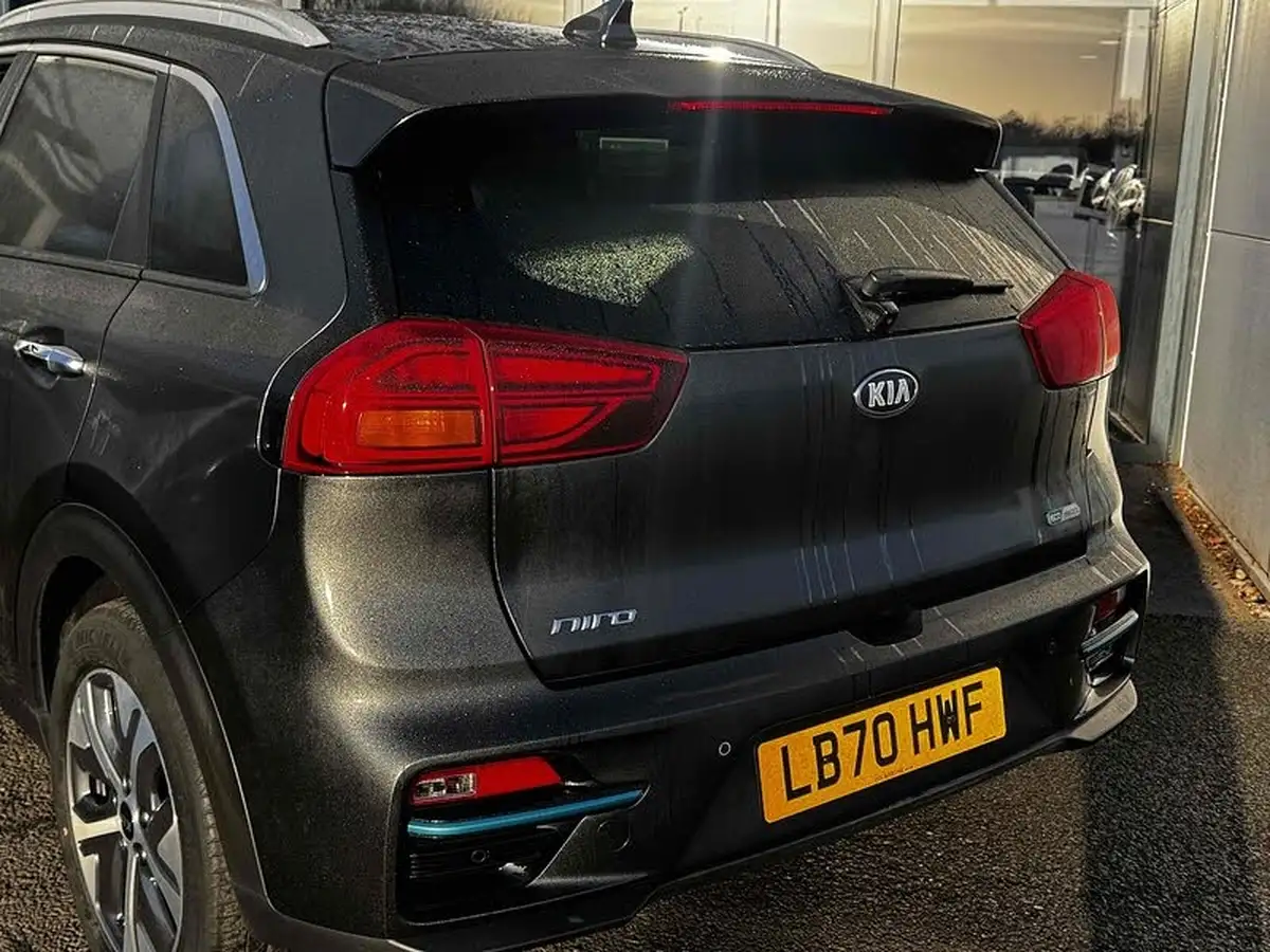 2021-kia-e-niro-ev-4-big-12